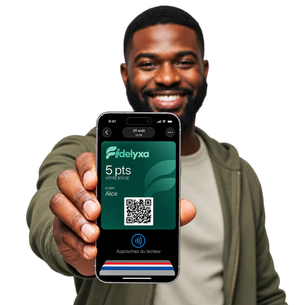 Carte Fidelyxa dans Apple Wallet ou Google Wallet, présentée par un client